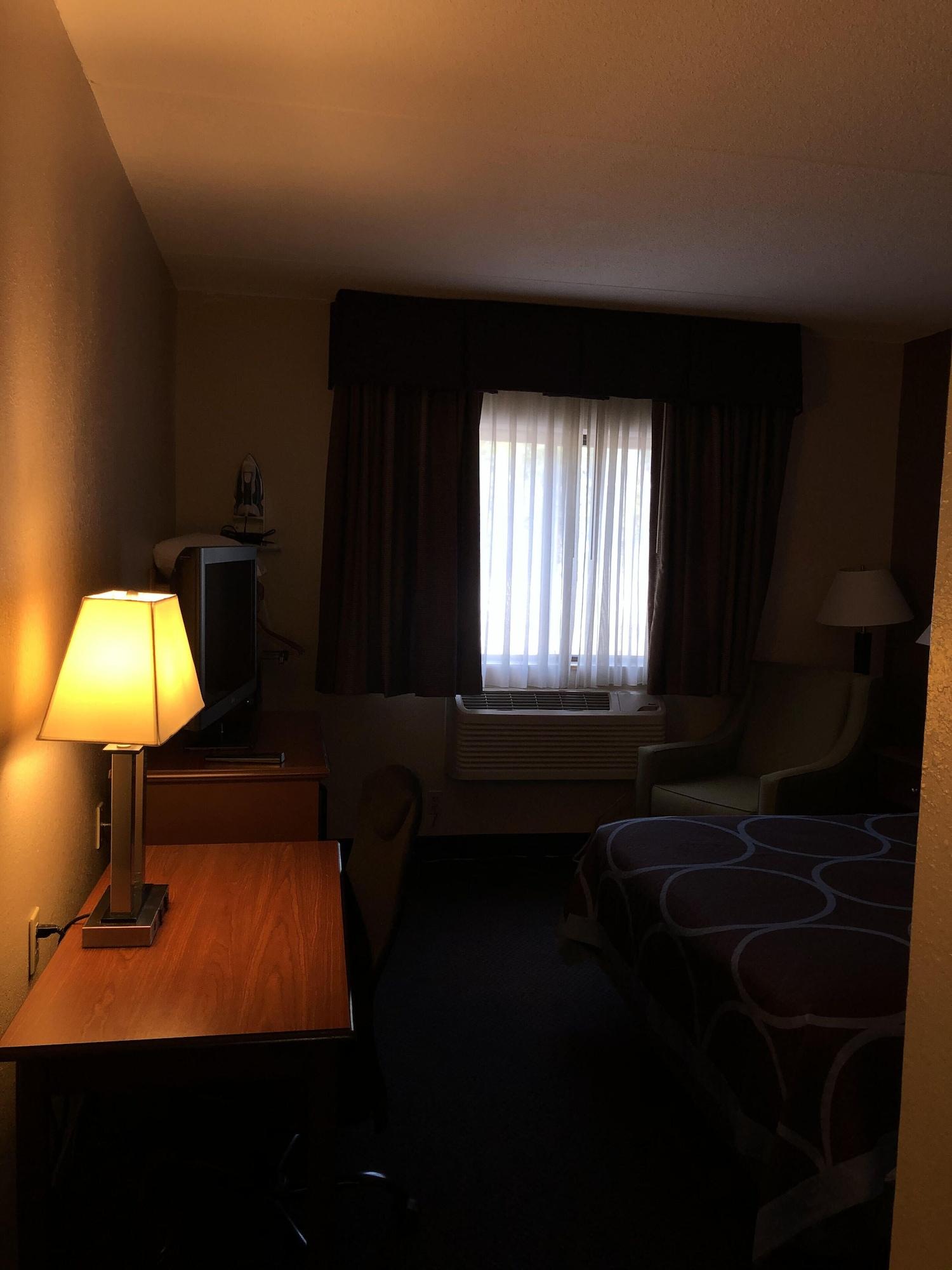 Super 8 By Wyndham Manchester Airport Экстерьер фото