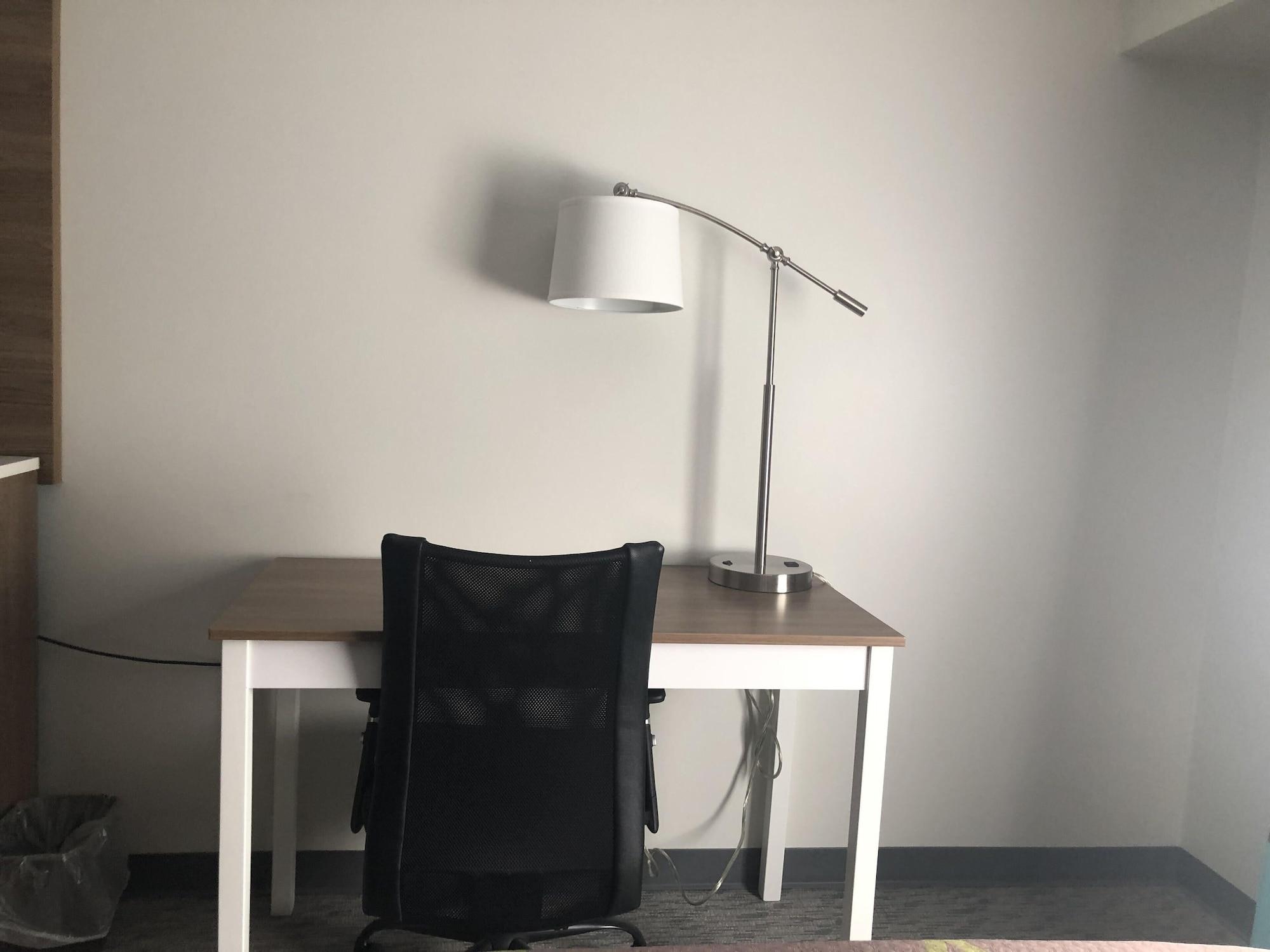 Super 8 By Wyndham Manchester Airport Экстерьер фото