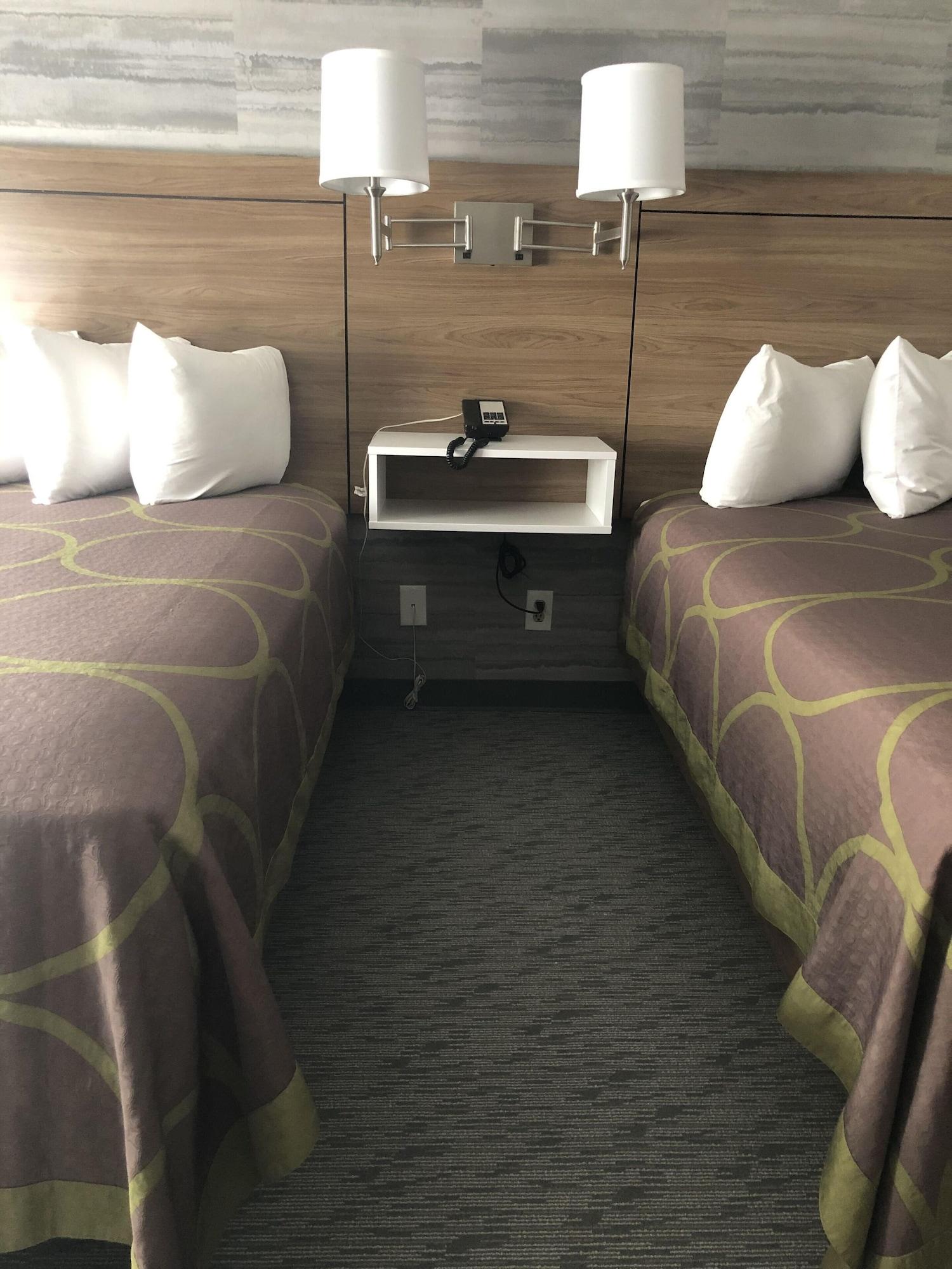 Super 8 By Wyndham Manchester Airport Экстерьер фото