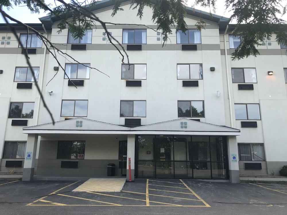 Super 8 By Wyndham Manchester Airport Экстерьер фото