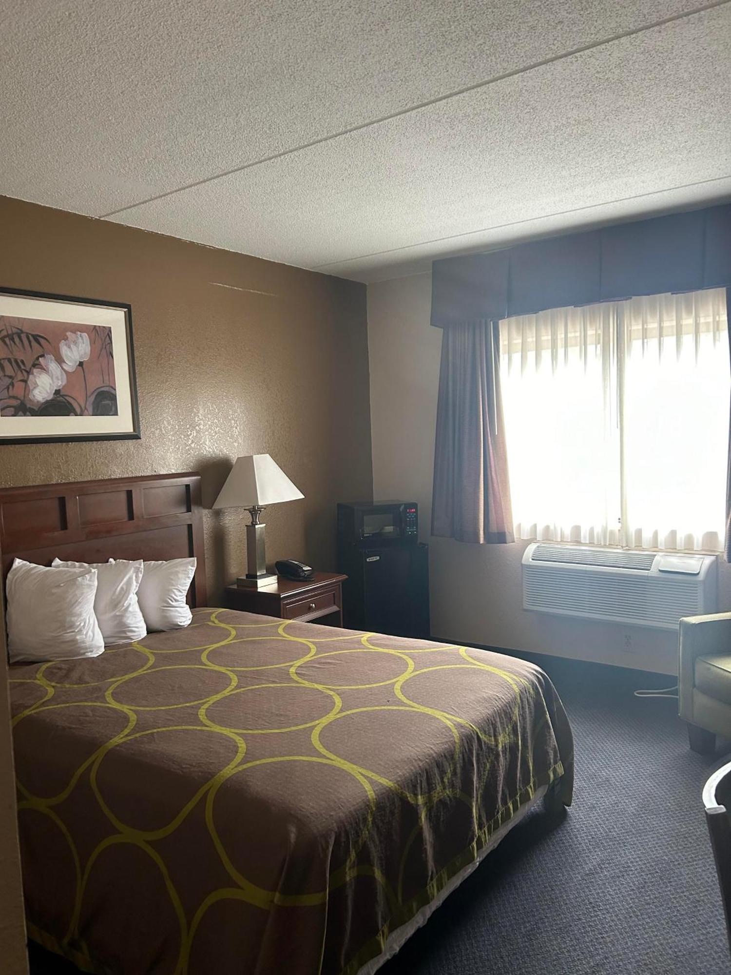 Super 8 By Wyndham Manchester Airport Экстерьер фото